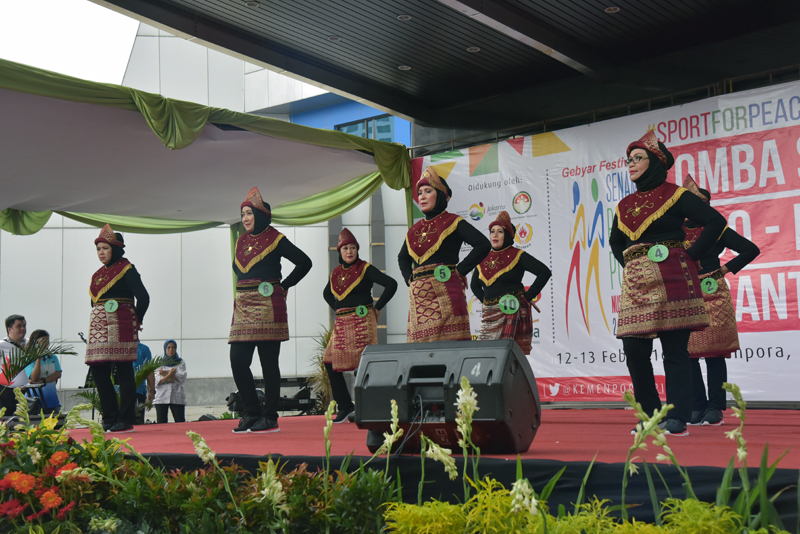 Dharma Wanita KESDM Meriahkan Lomba Senam Poco-Poco Nusantara